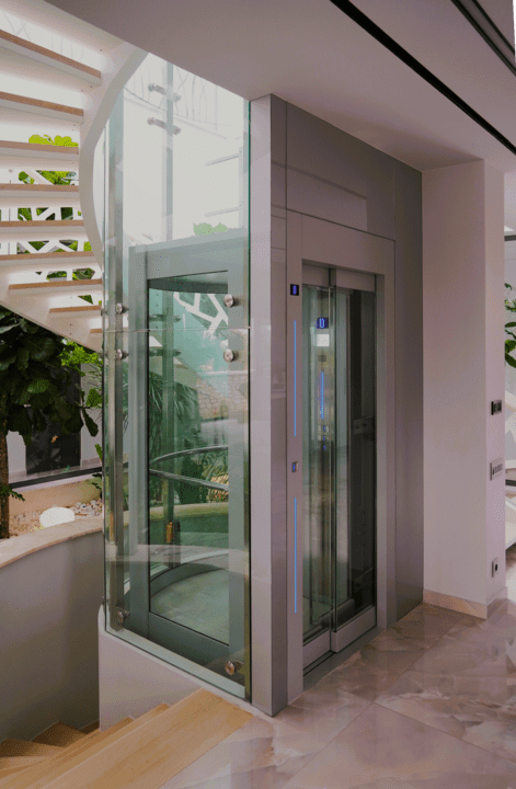 Υδραυλικός πανοραμικός ανελκυστήρας KLEEMANN σε μονοκατοικία στην Κηφισιά